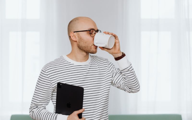 Uống trà gừng giúp tinh thần tỉnh táo, giảm mệt mỏi sau giấc ngủ