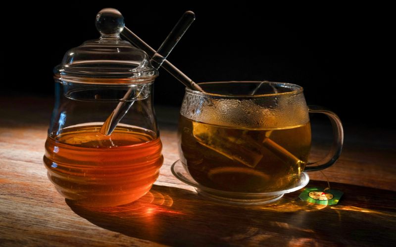 Nước gừng mật ong nên được pha ở nhiệt độ khoảng 35 độ C để giữ nguyên dưỡng chất