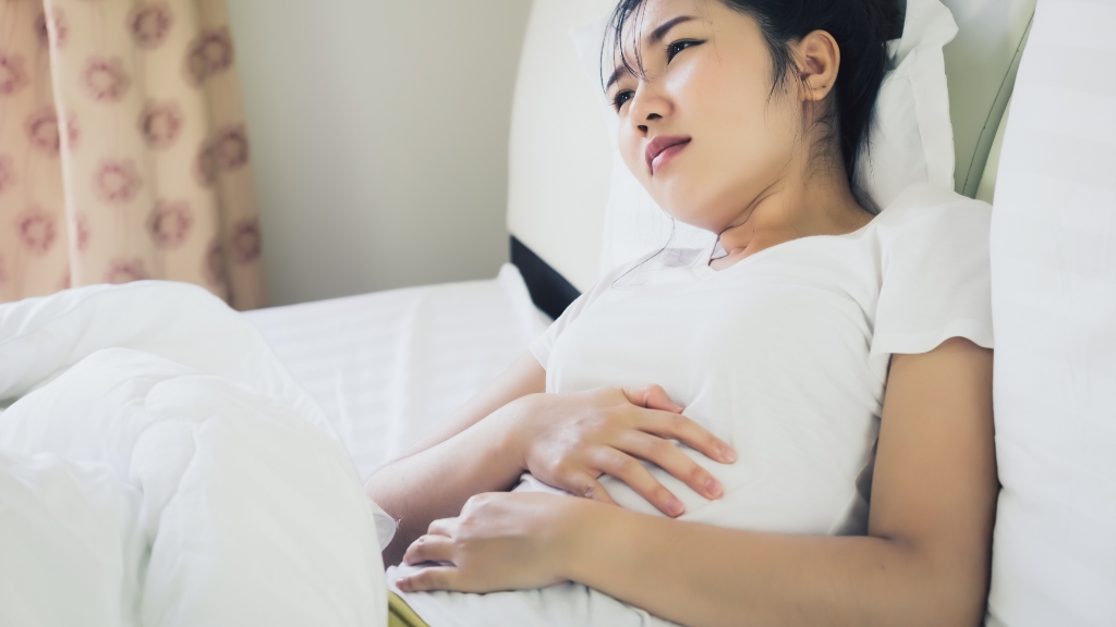 Xuất hiện triệu chứng bất thường khi uống ngải cứu cần ngừng dùng và đi khám ngay