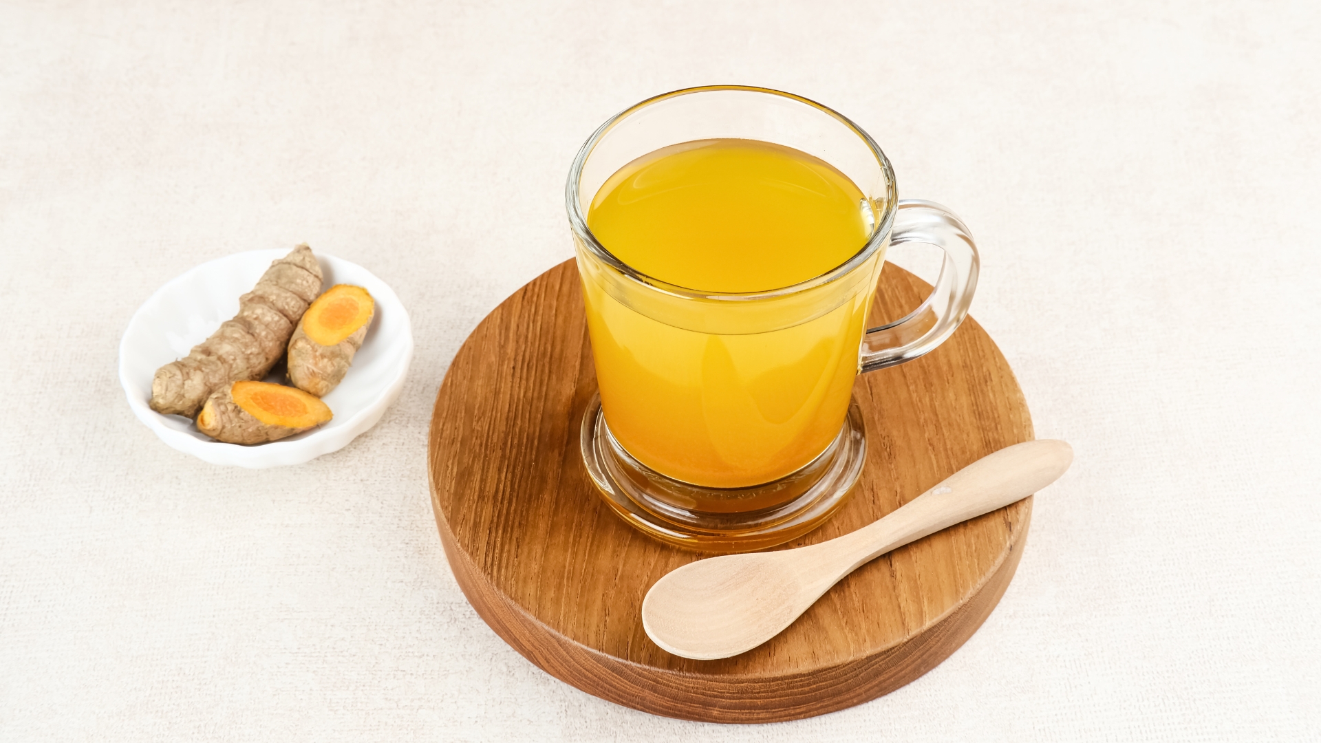 Uống nước nghệ đun sôi có tốt không? Lợi ích và lưu ý khi sử dụng 2