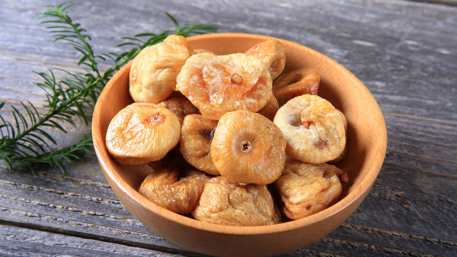 Quả sung phơi khô chứa nhiều thành phần dinh dưỡng thiết yếu có lợi cho sức khỏe