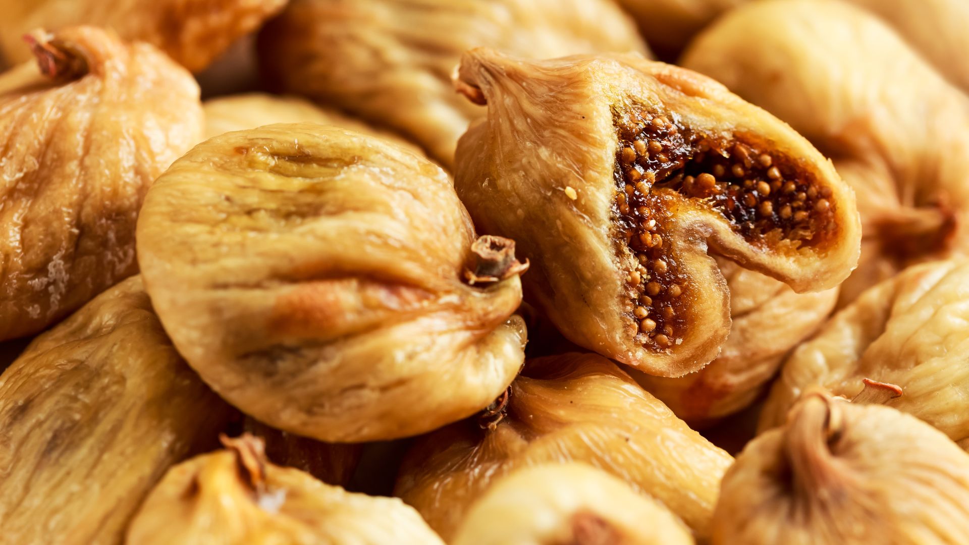 Nên lựa chọn quả sung phơi khô sạch, rõ nguồn gốc để đảm bảo an toàn khi sử dụng