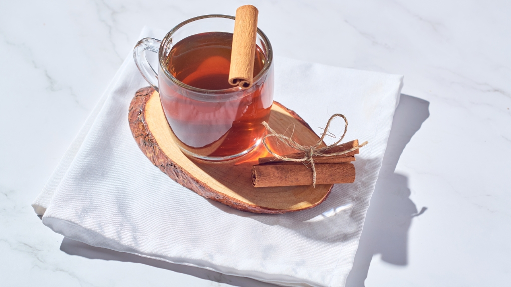 Giải đáp thắc mắc uống nước quế có tốt không