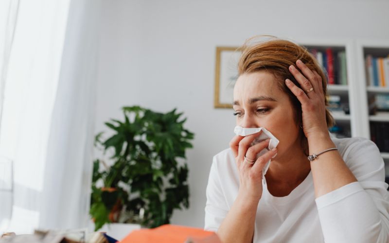 Nước sả gừng được dùng để hỗ trợ giảm triệu chứng cảm cúm thông thường