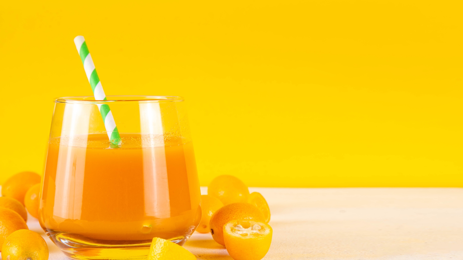 Có thể dùng ống hút và súc miệng sau khi uống nước tắc để tránh ảnh hưởng men răng