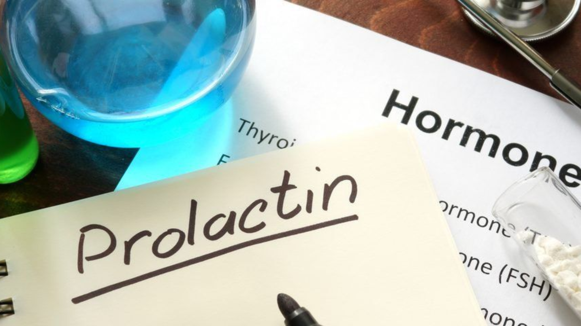 Thuốc giảm tiết sữa giúp điều chỉnh prolactin, giảm lượng sữa và có thể hỗ trợ điều trị rối loạn nội tiết