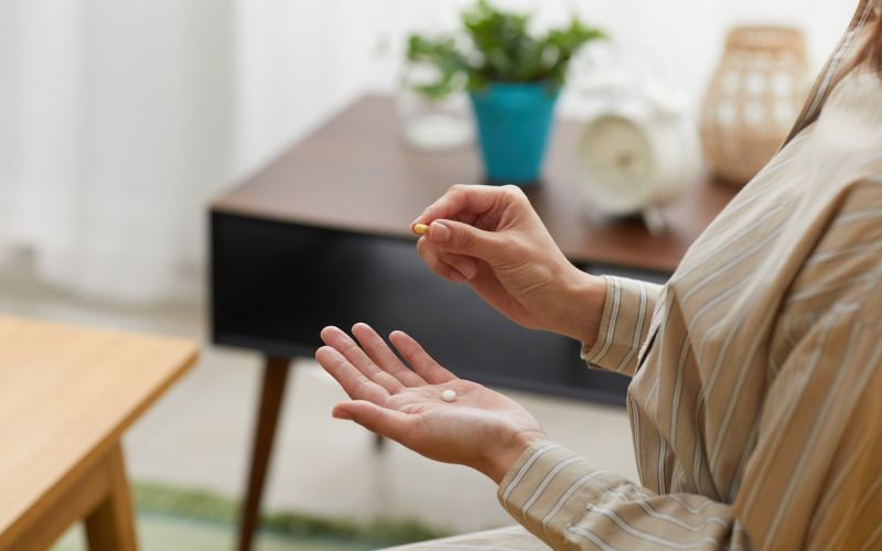 ống thuốc tránh thai hàng ngày không đúng thời điểm là một trong những nguyên nhân thường gặp gây rong kinh