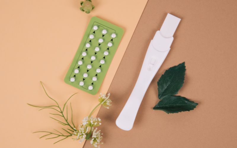 Nếu rong kinh chỉ xuất hiện trong thời gian ngắn thì bạn vẫn có thể tiếp tục sử dụng thuốc tránh thai