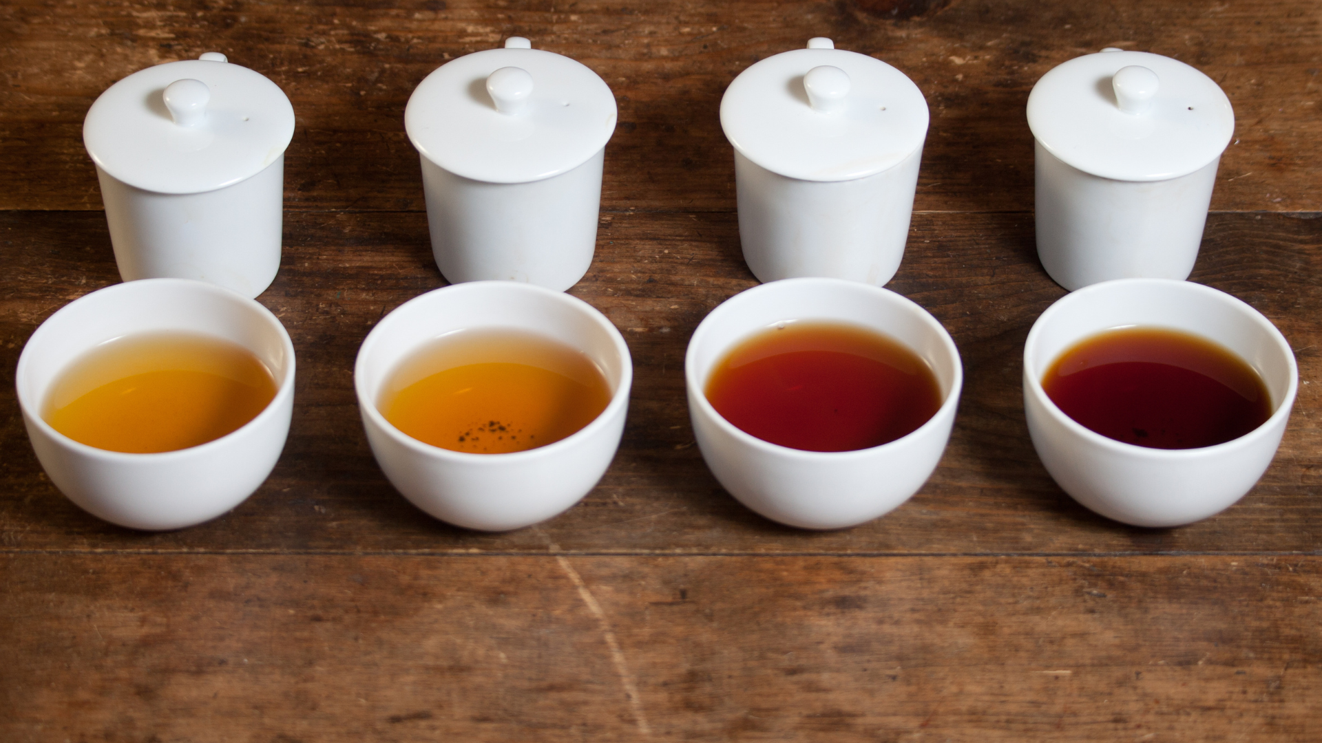 Trà quá đặc chứa nhiều caffeine và tannin, có thể gây mất ngủ