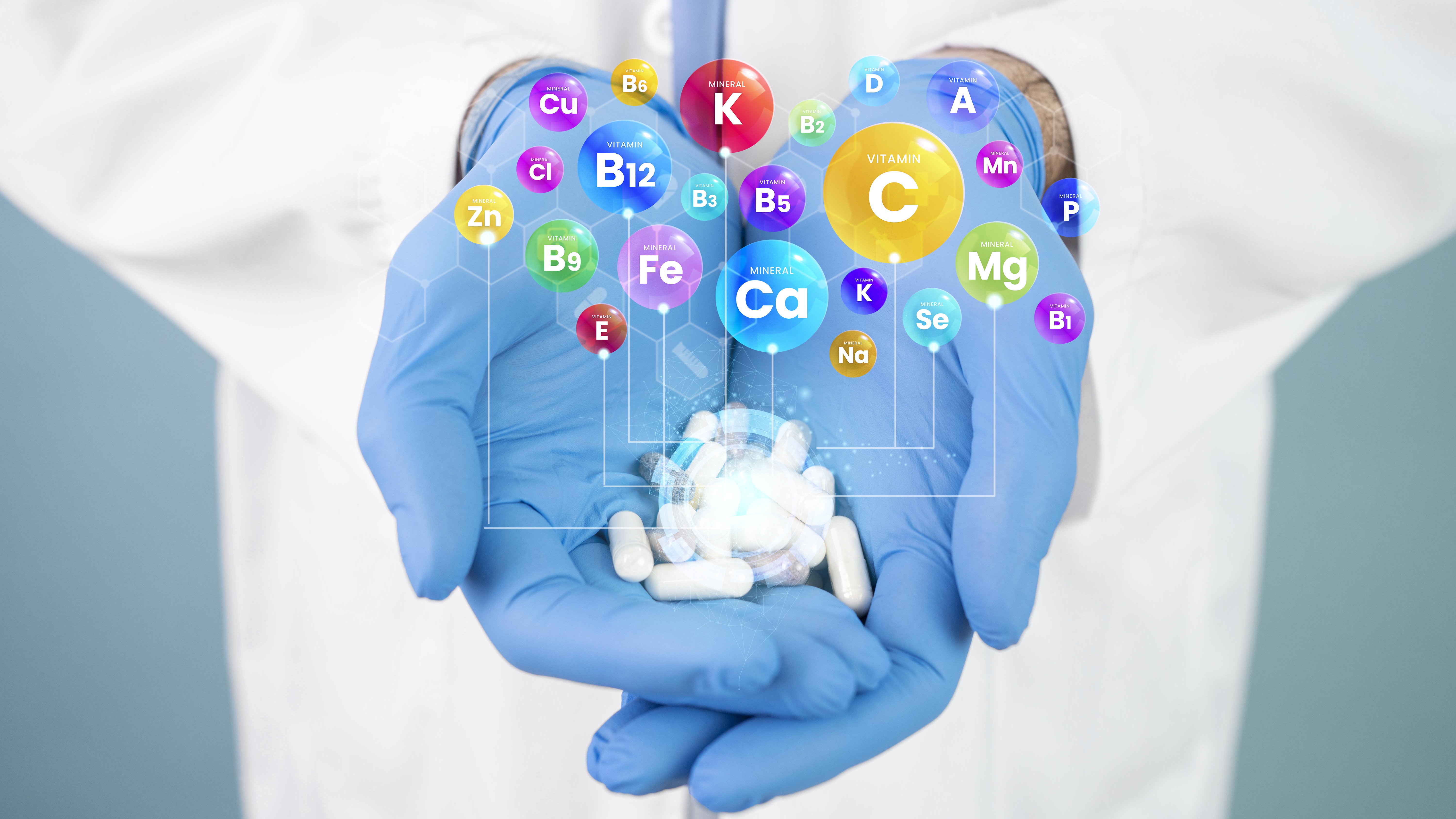 Thời điểm sử dụng vitamin ảnh hưởng đáng kể đến khả năng hấp thu và cảm giác khi uống