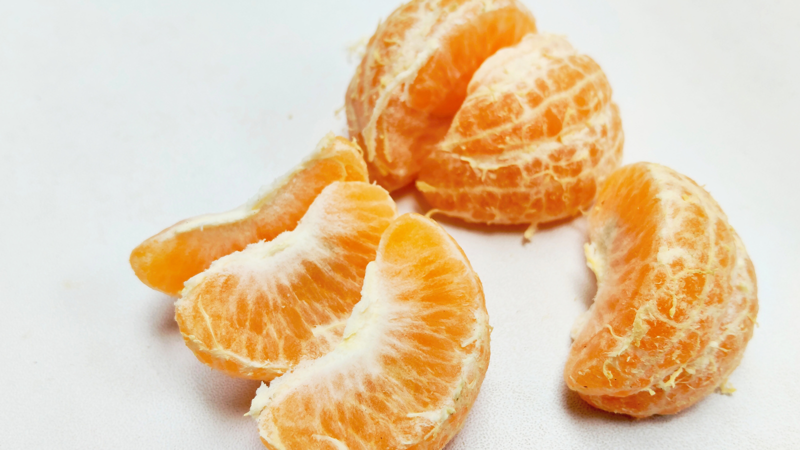 Nên ăn cam vào bữa sáng hoặc bữa phụ