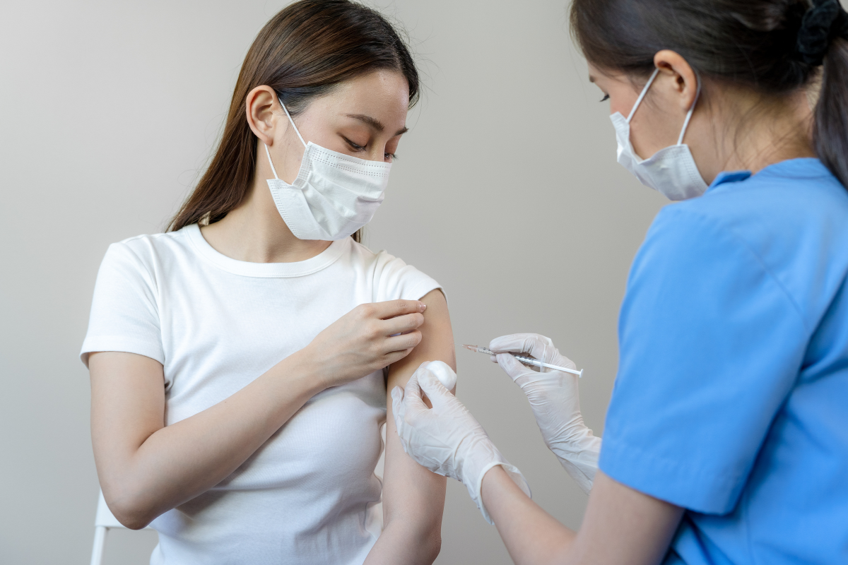 vac-xin-co-phai-la-khang-sinh-khong-4-dac-diem-phan-biet 4.png