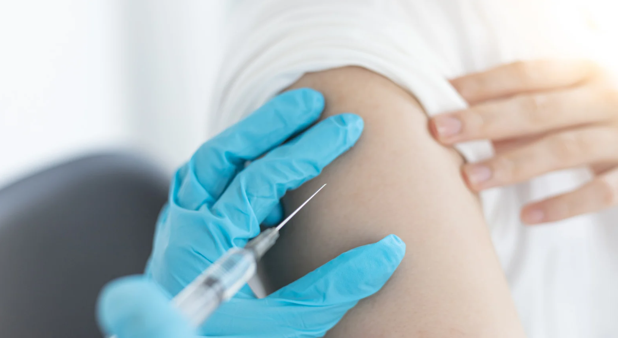 vac-xin-nhay-cam-voi-nhiet-do-cao-anh-huong-va-nguy-co 1.png