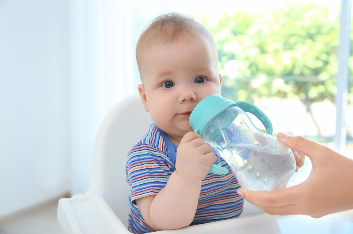 vac-xin-quimi-hib-tiem-may-mui-nhung-luu-y-cha-me-can-biet-khi-tiem-chung-cho-con 4.png