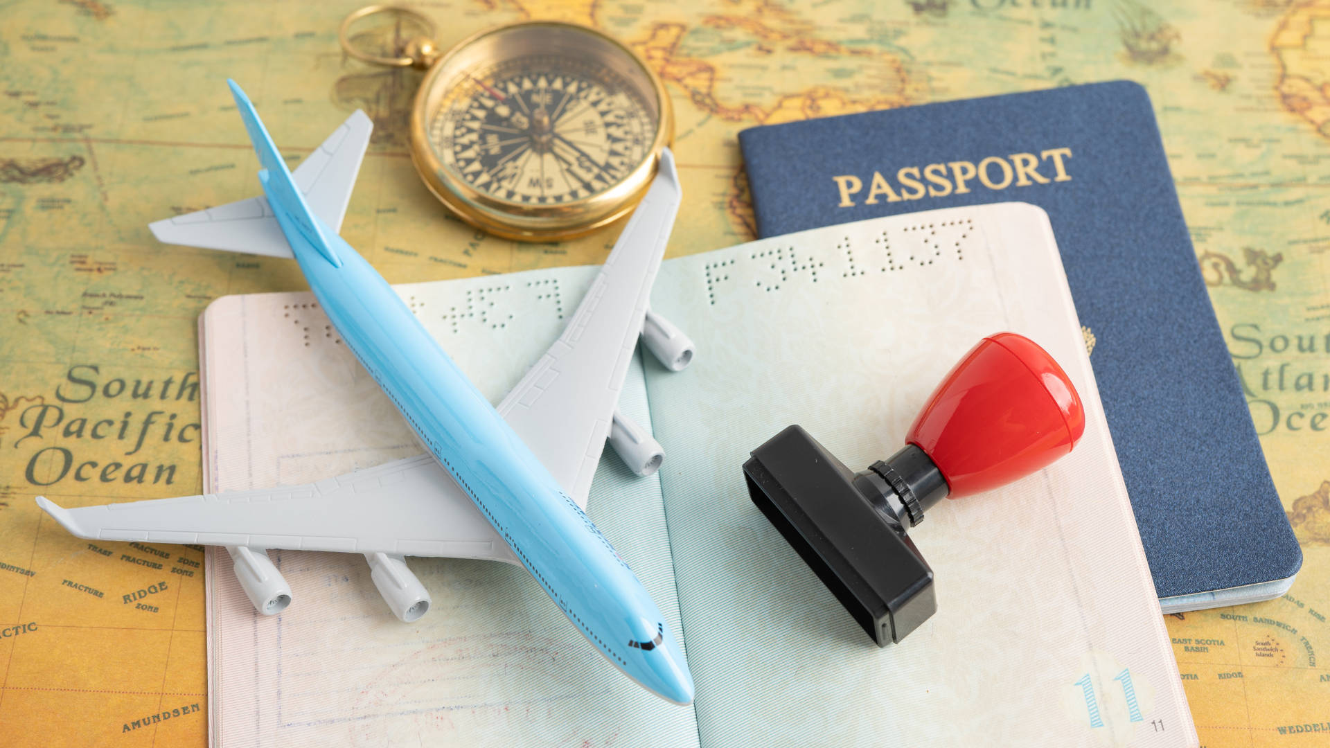 Chuẩn bị đầy đủ giấy tờ tiêm chủng giúp việc xuất cảnh dễ dàng hơn