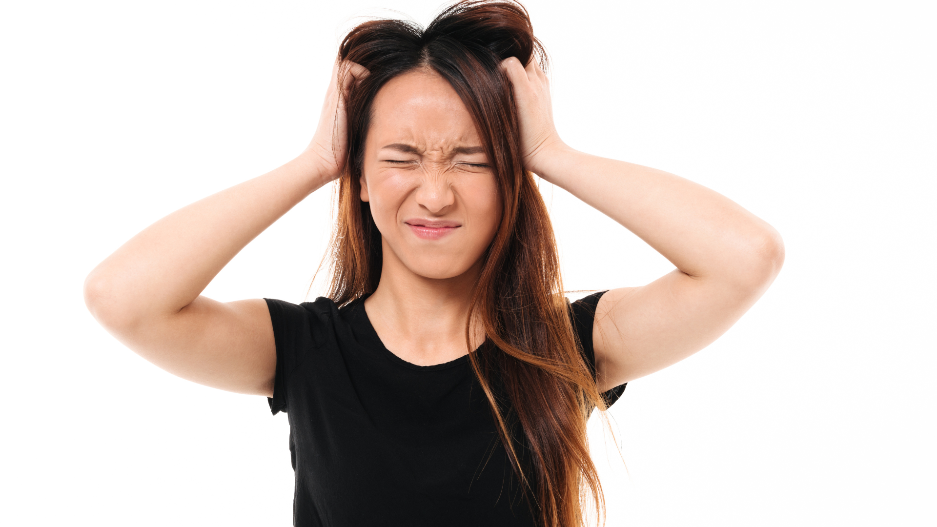 Da đầu là vị trí dễ bị vẩy nến, triệu chứng thường là đỏ viêm ngứa và bong vẩy trắng giống gàu