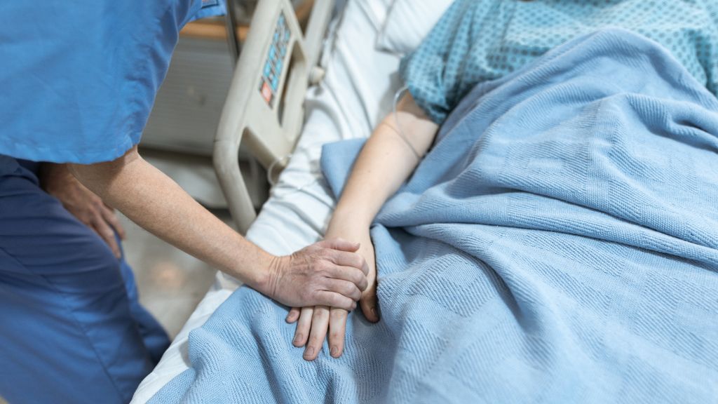 Thời gian hồi phục sau mổ rò hậu môn phụ thuộc vào mức độ tổn thương, loại đường rò và cơ địa từng người bệnh