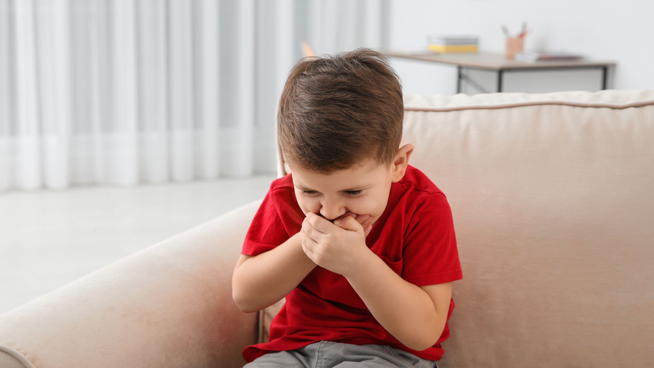 Trẻ có hệ miễn dịch chưa hoàn thiện, dễ mắc các bệnh nhiễm trùng đường hô hấp, tiêu hóa, từ đó xuất hiện nôn ói như một triệu chứng đi kèm