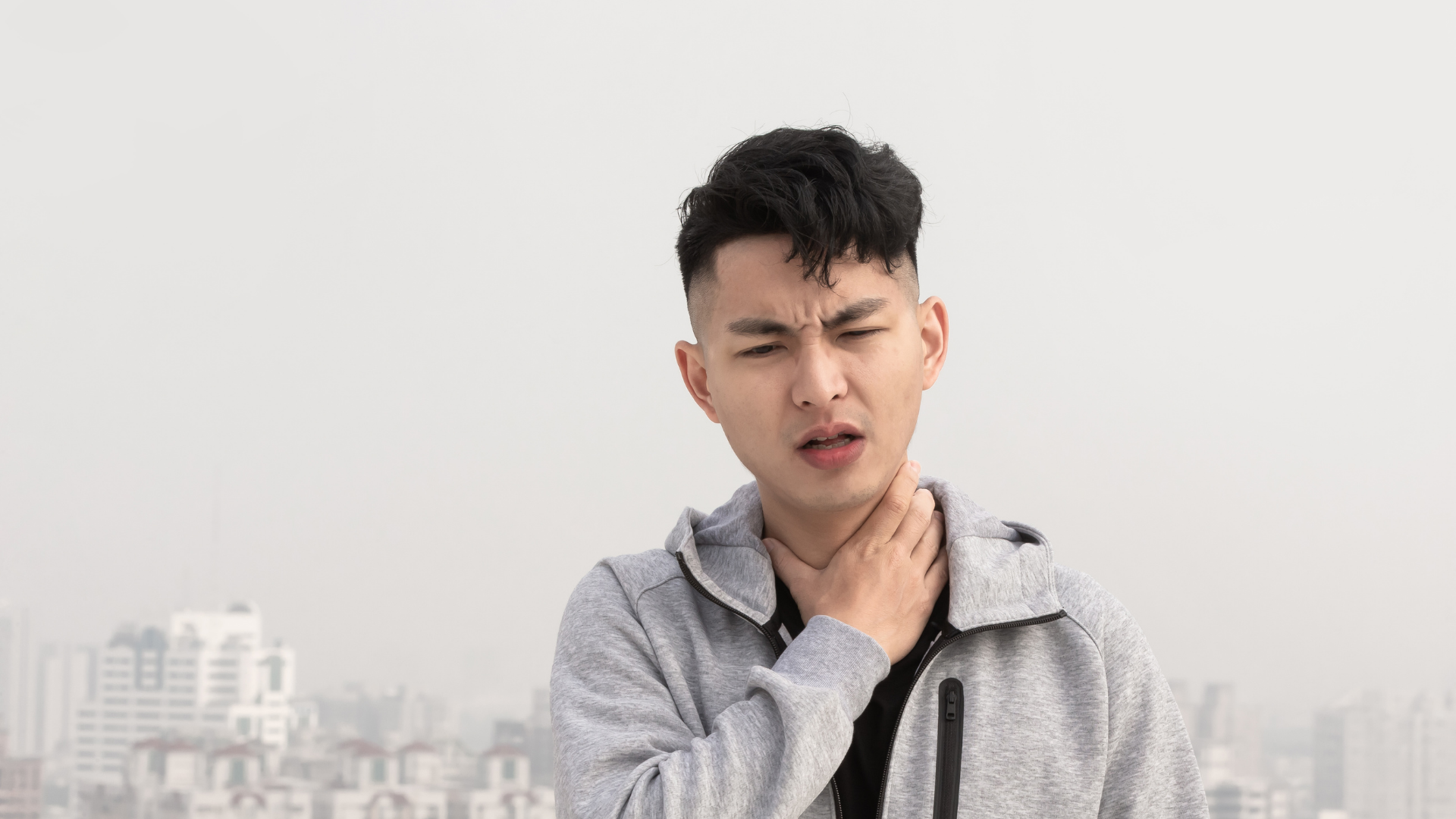 Ho nhiều kèm khàn tiếng cần theo dõi kỹ hơn