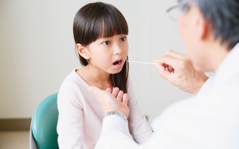 Nhiều người thắc mắc viêm amidan có tự khỏi không và câu trả lời phụ thuộc vào mức độ bệnh