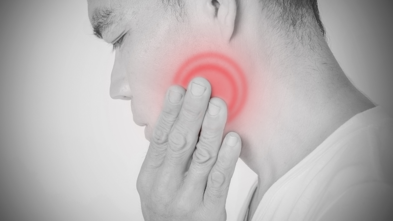 Dấu hiệu nhận biết viêm amidan đáy lưỡi là gì?