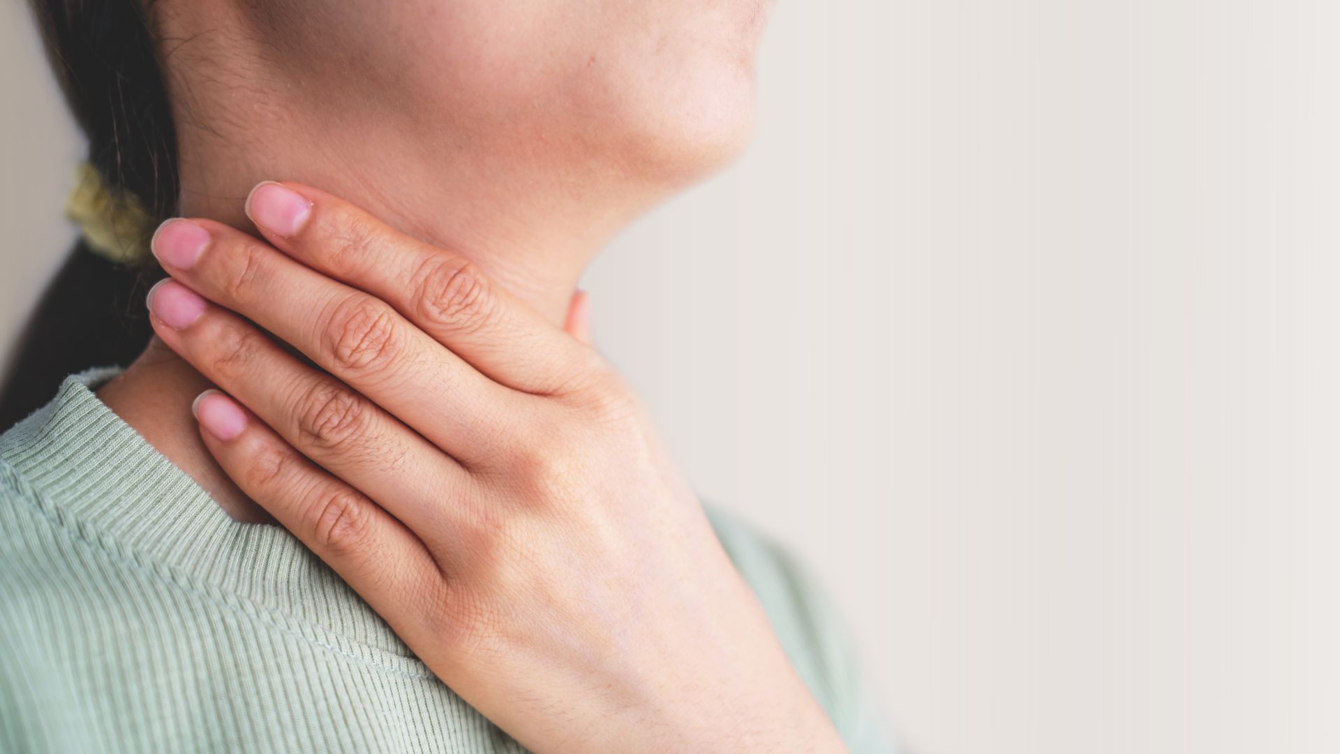 Viêm amidan hốc mủ bã đậu là tình trạng viêm amidan mãn tính có tích mủ