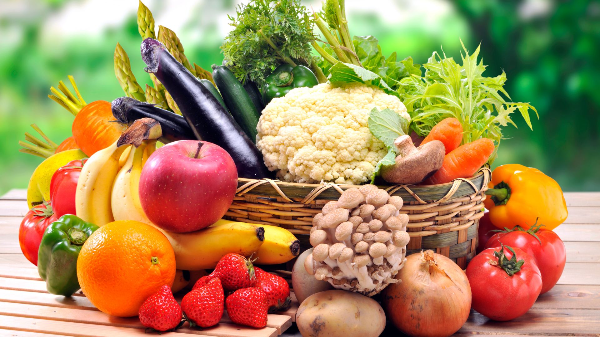 Ăn nhiều rau xanh và trái cây tươi giúp phòng ngừa bệnh amidan hốc mủ