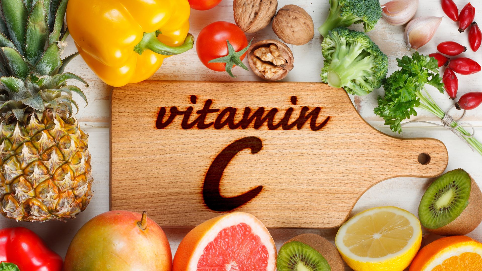 Trái cây giàu vitamin C rất tốt cho người bị viêm amidan hốc mủ