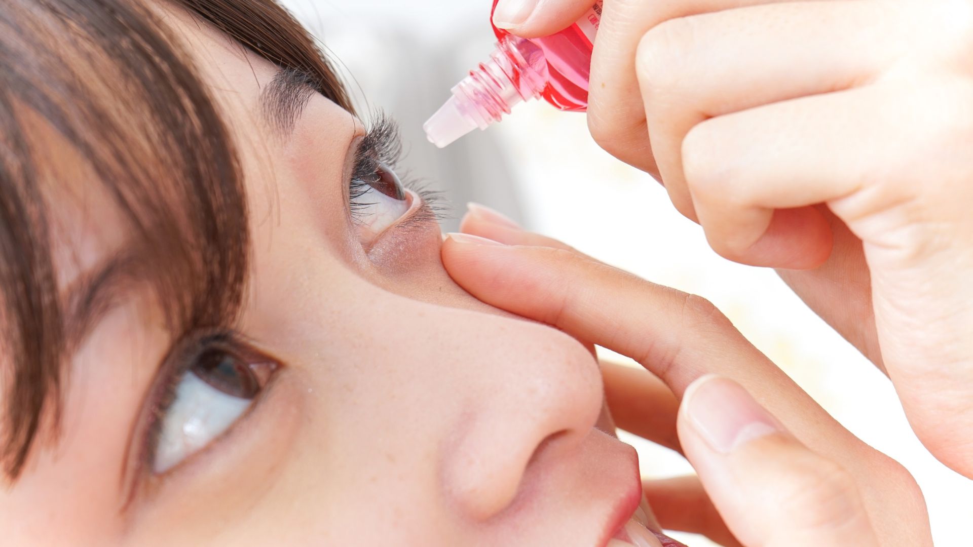 Viêm bờ mi có thể tự cải thiện nếu được vệ sinh mắt đúng cách.