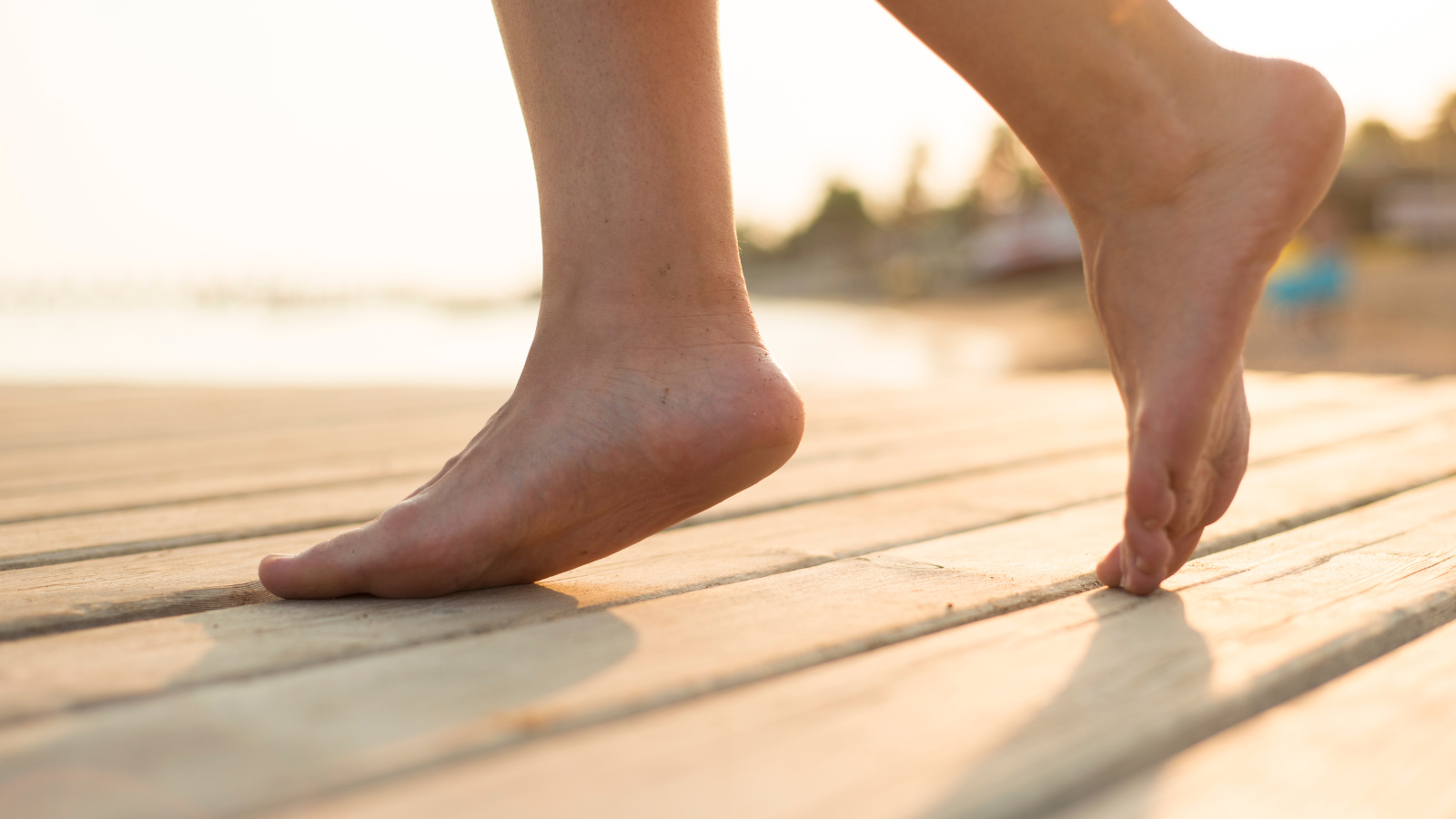 Dáng đi bất thường hoặc cơ bắp chân bị căng cứng sẽ khiến áp lực phân bố không đều