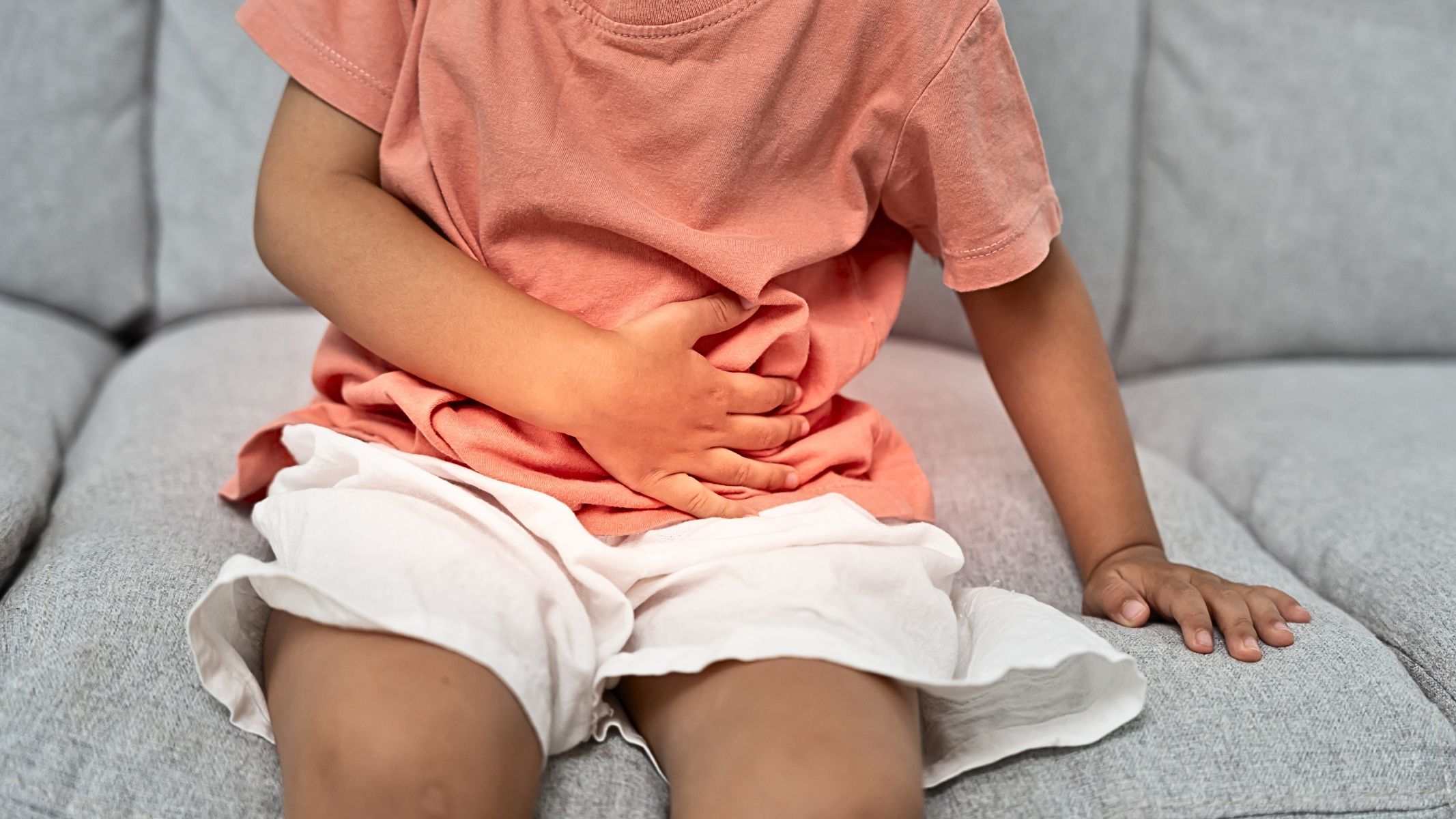 Viêm dạ dày mạn tính ở trẻ em là tình trạng niêm mạc dạ dày bị tổn thương kéo dài do viêm nhiễm không được phát hiện hoặc điều trị kịp thời