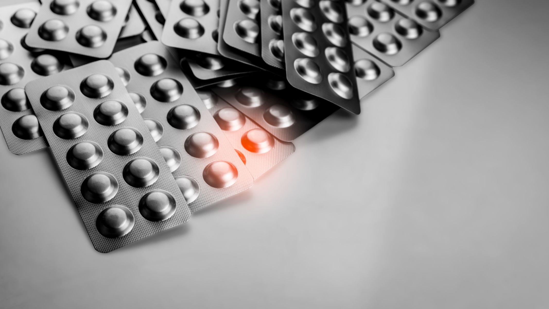 Người sử dụng thuốc NSAID kéo dài có nguy cơ cao viêm loét dạ dày