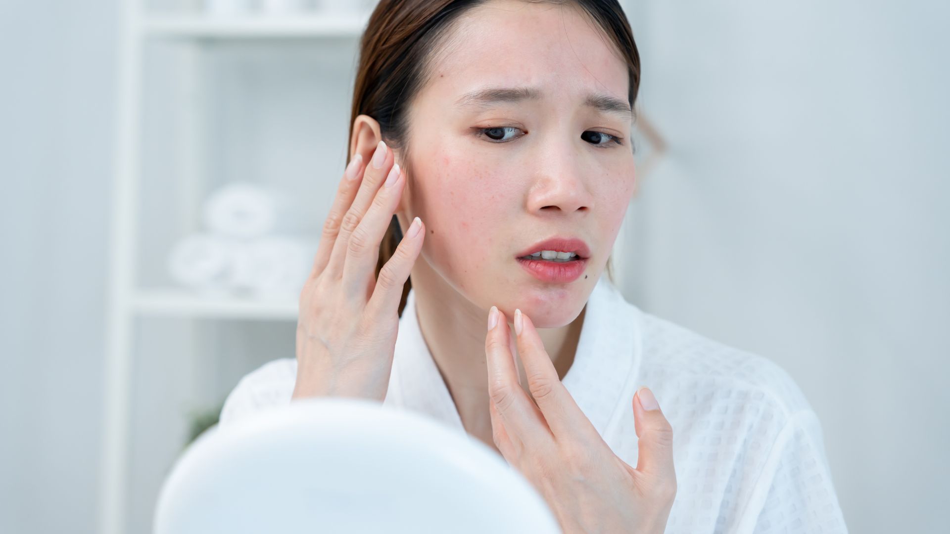 Viêm da quanh miệng có thể gây ra cảm giác ngứa ở mức độ nhẹ