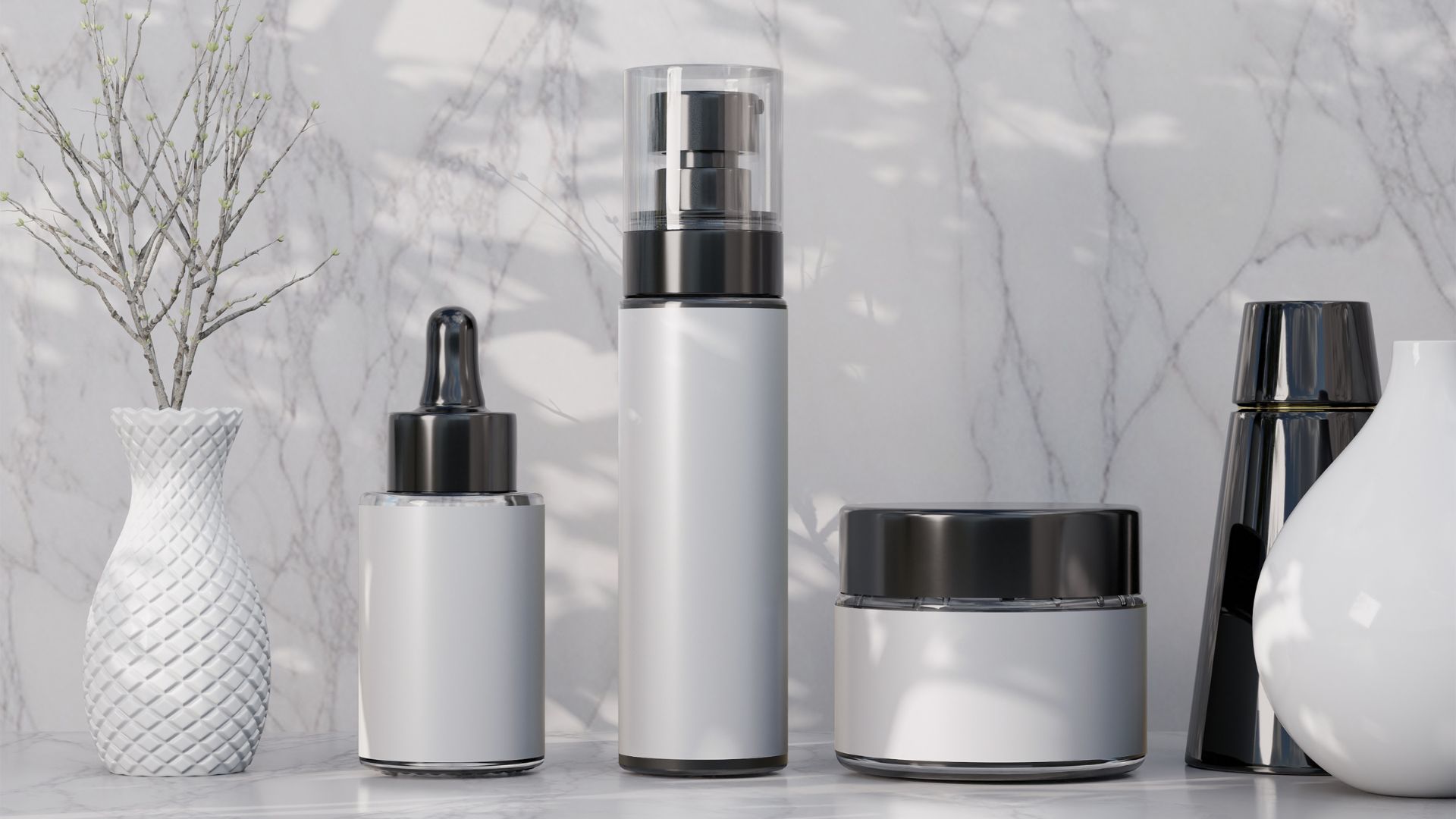 Người bệnh viêm da cần tránh sử dụng mỹ phẩm trong quá trình điều trị