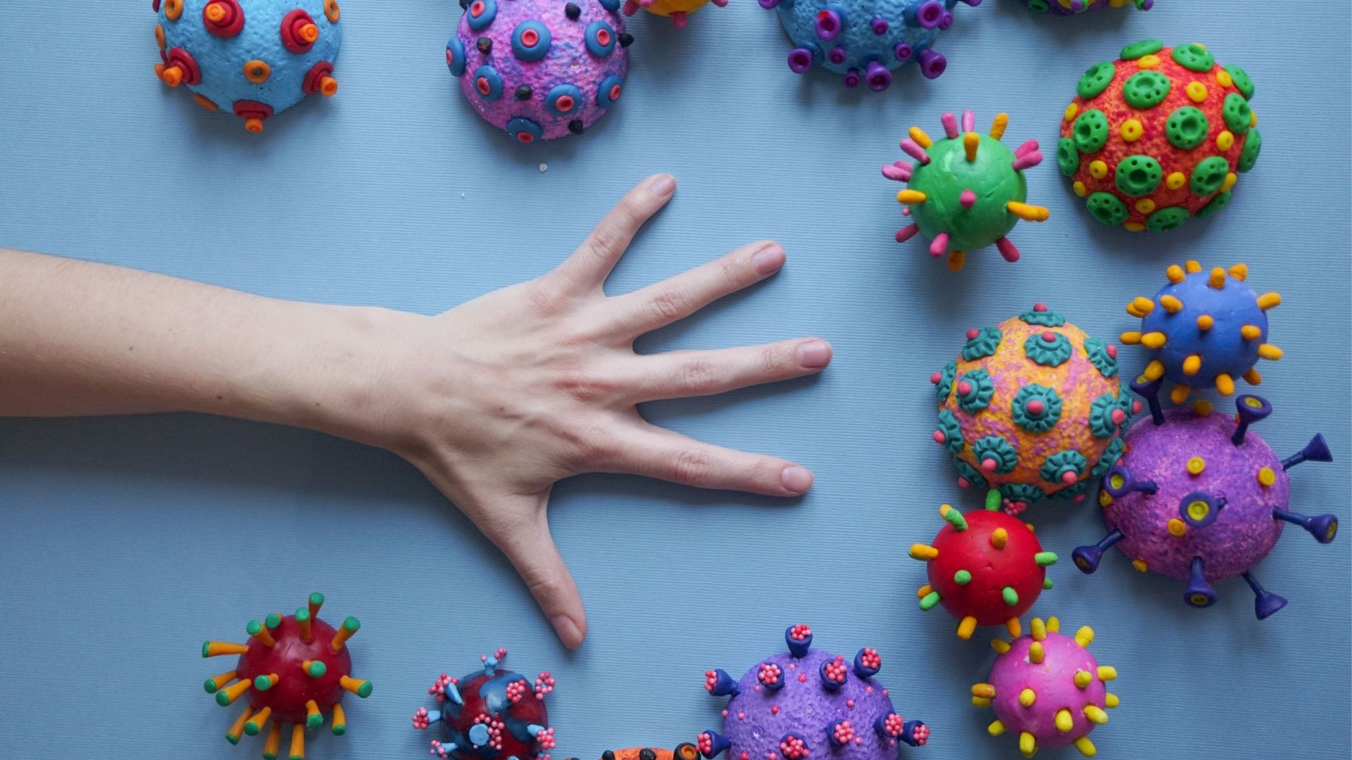 Bội nhiễm vi khuẩn có thể là biến chứng do viêm da tiếp xúc