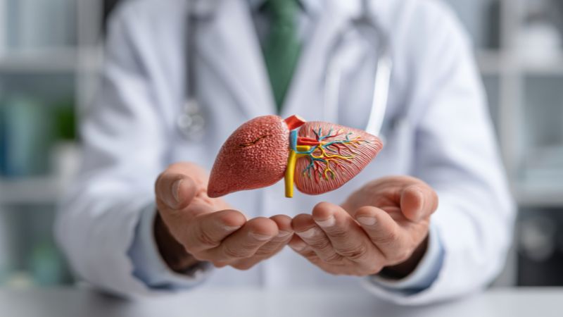 Phòng ngừa viêm gan bằng vệ sinh ăn uống và hạn chế lây nhiễm qua đường máu