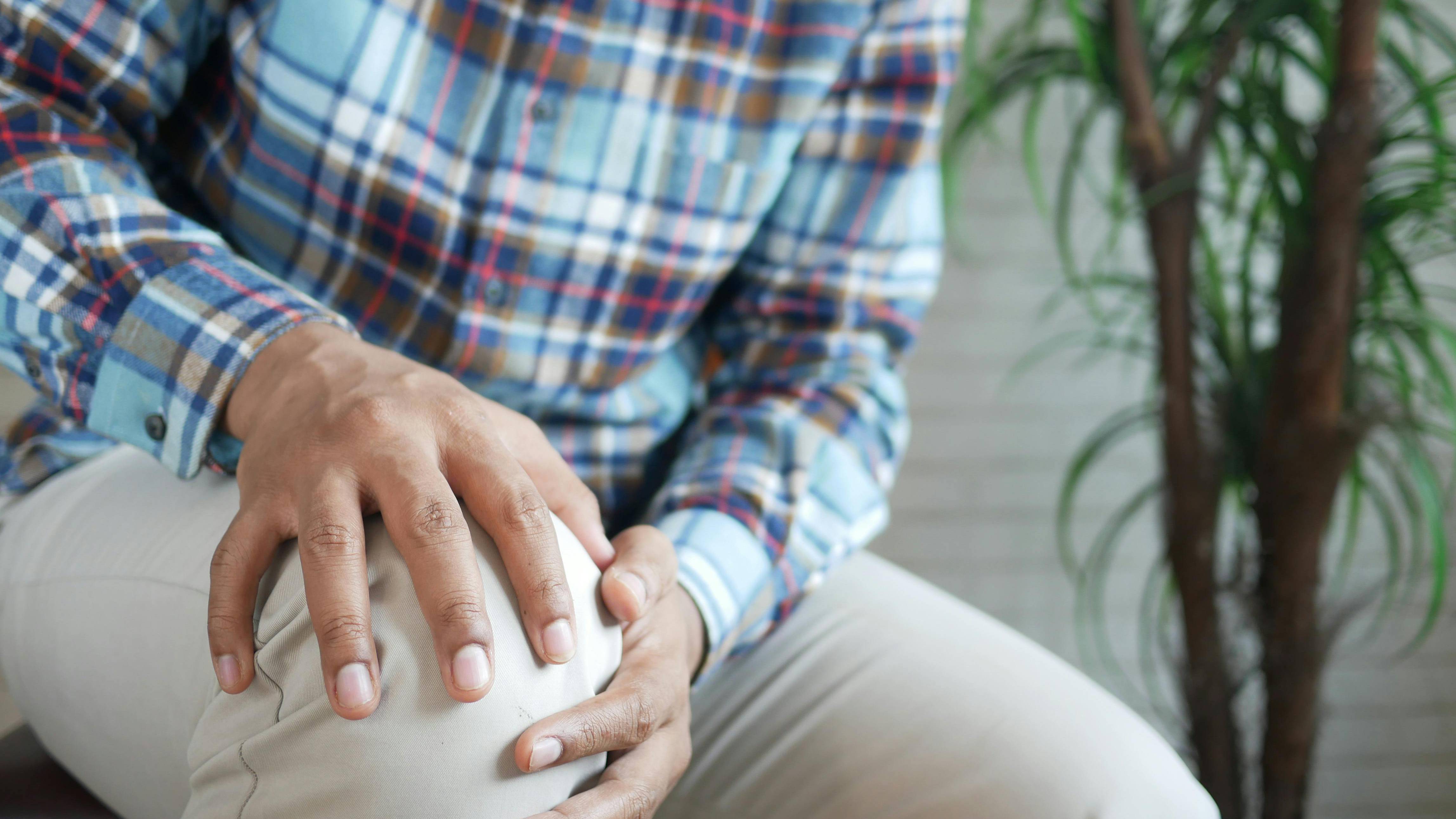 Viêm khớp có thể xuất hiện ở bất kỳ khớp nào, ví dụ phổ biến tại khớp gối