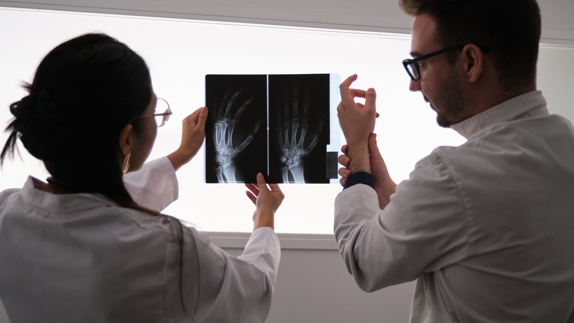 Viêm khớp dạng thấp có chữa khỏi được không là câu hỏi mà nhiều người thắc mắc