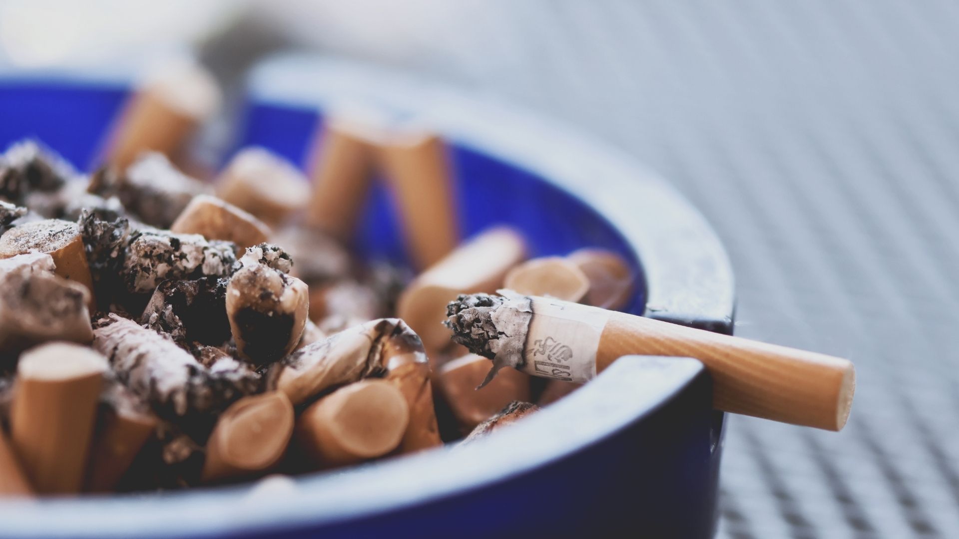 Hút thuốc lá có thể làm tăng nguy cơ mắc viêm khớp dạng thấp