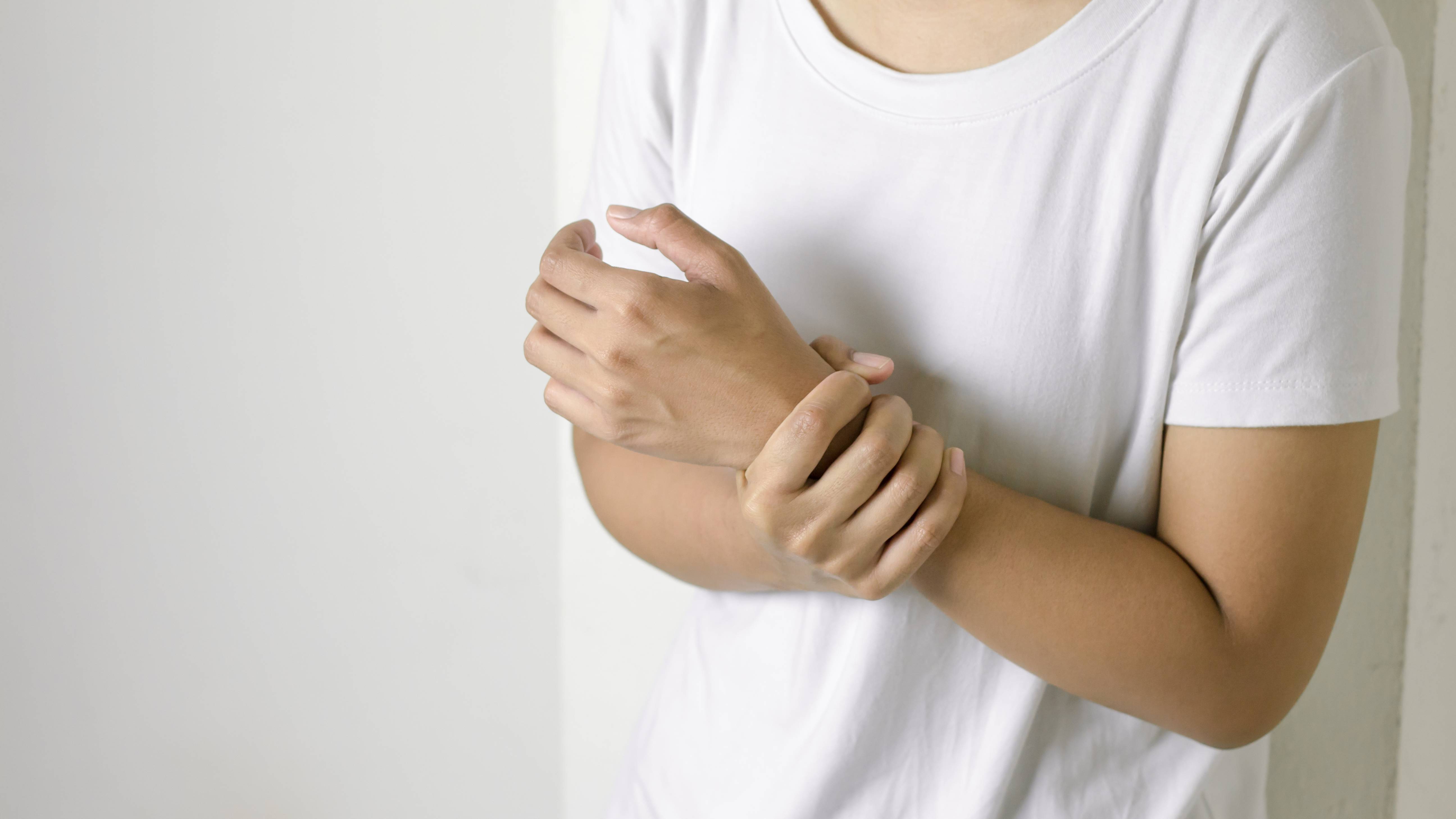 Tình trạng viêm khớp chưa xác định được nguyên nhân rõ ràng là viêm khớp không đặc hiệu