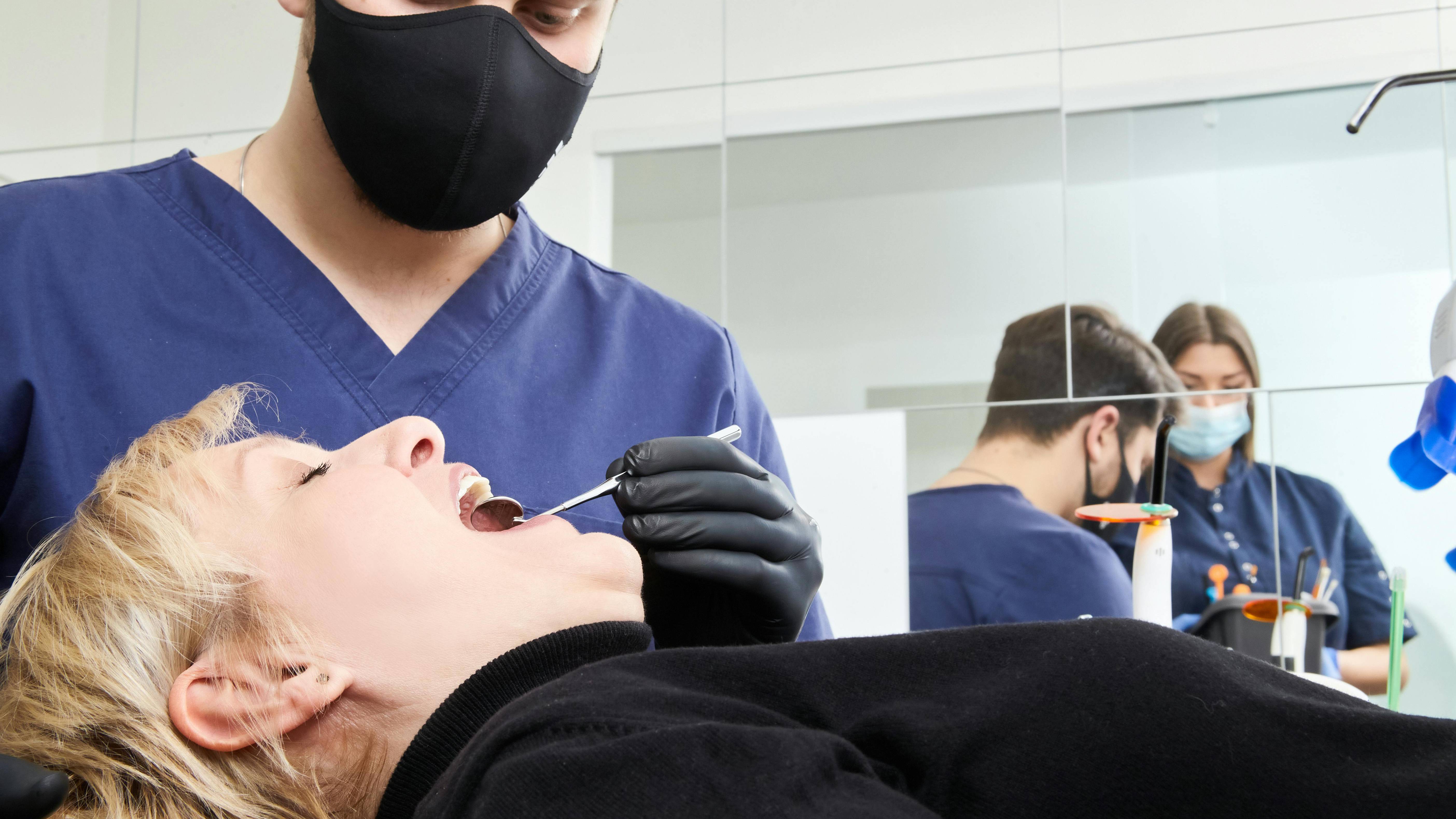 Thăm khám định kỳ giúp phát hiện sớm các bệnh lý liên quan và phòng ngừa biến chứng