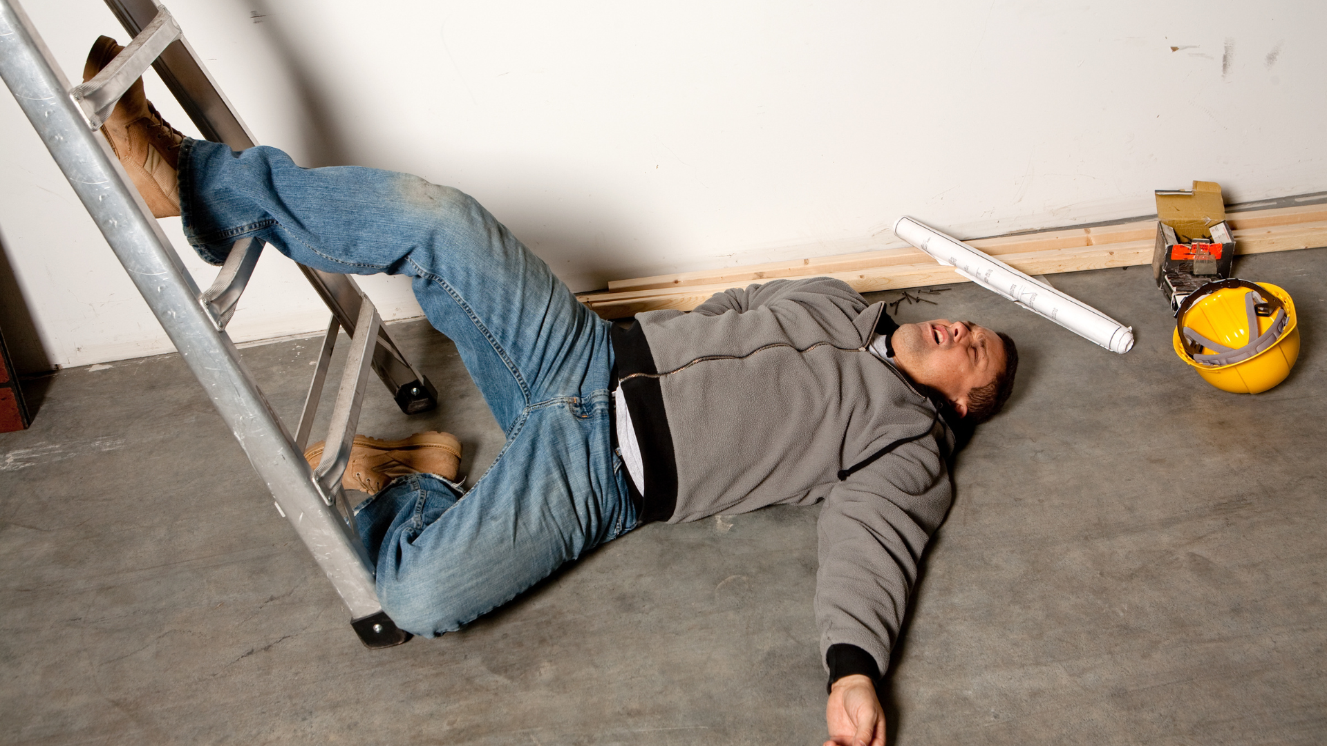 Chấn thương là nguyên nhân cần chú ý do có thể gây viêm khớp cấp tính