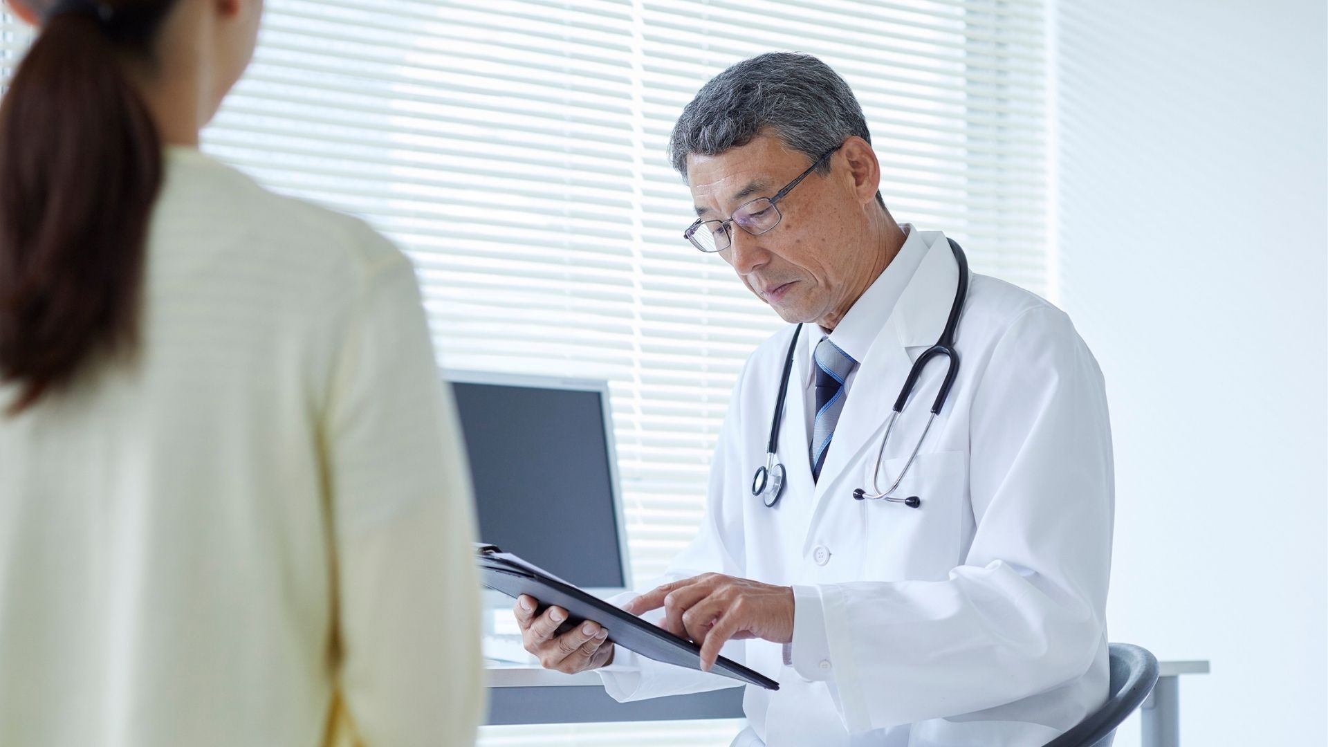 Tiền sử viêm phụ khoa làm tăng nguy cơ mắc viêm lộ tuyến