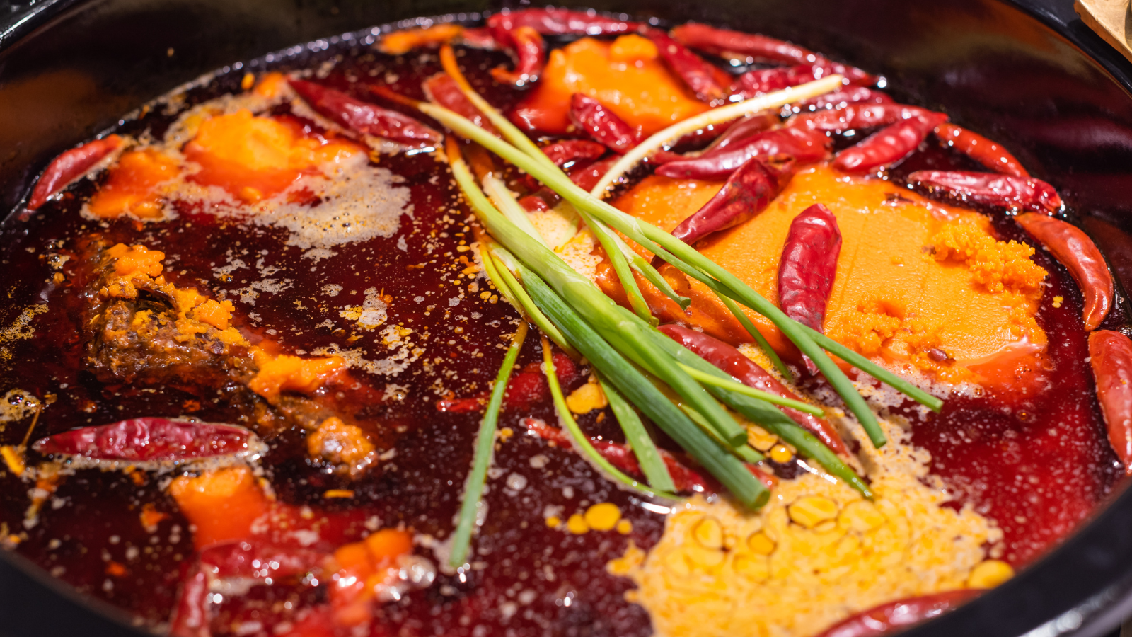 Ớt và các gia vị cay nóng có thể kích hoạt cơn đau dữ dội