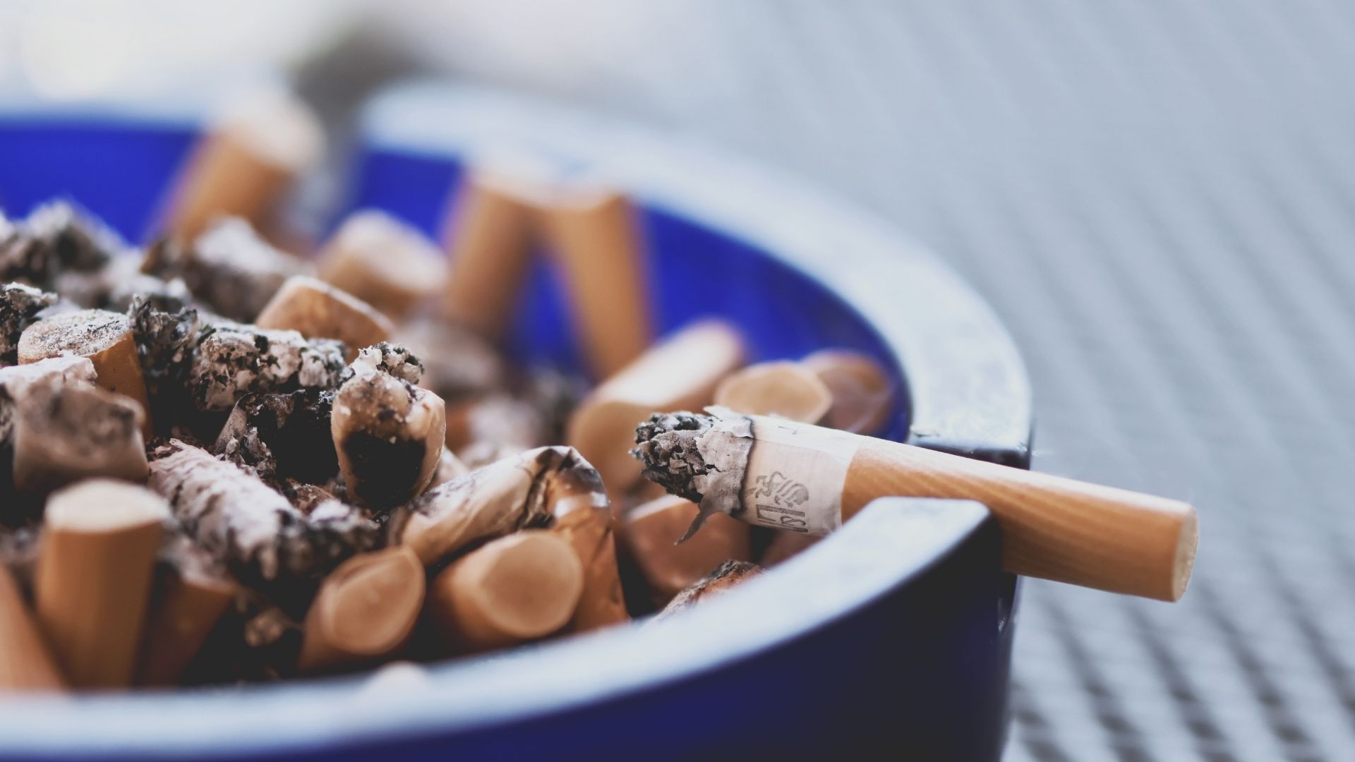 Người hút thuốc lá thường xuyên có nguy cơ mắc bệnh