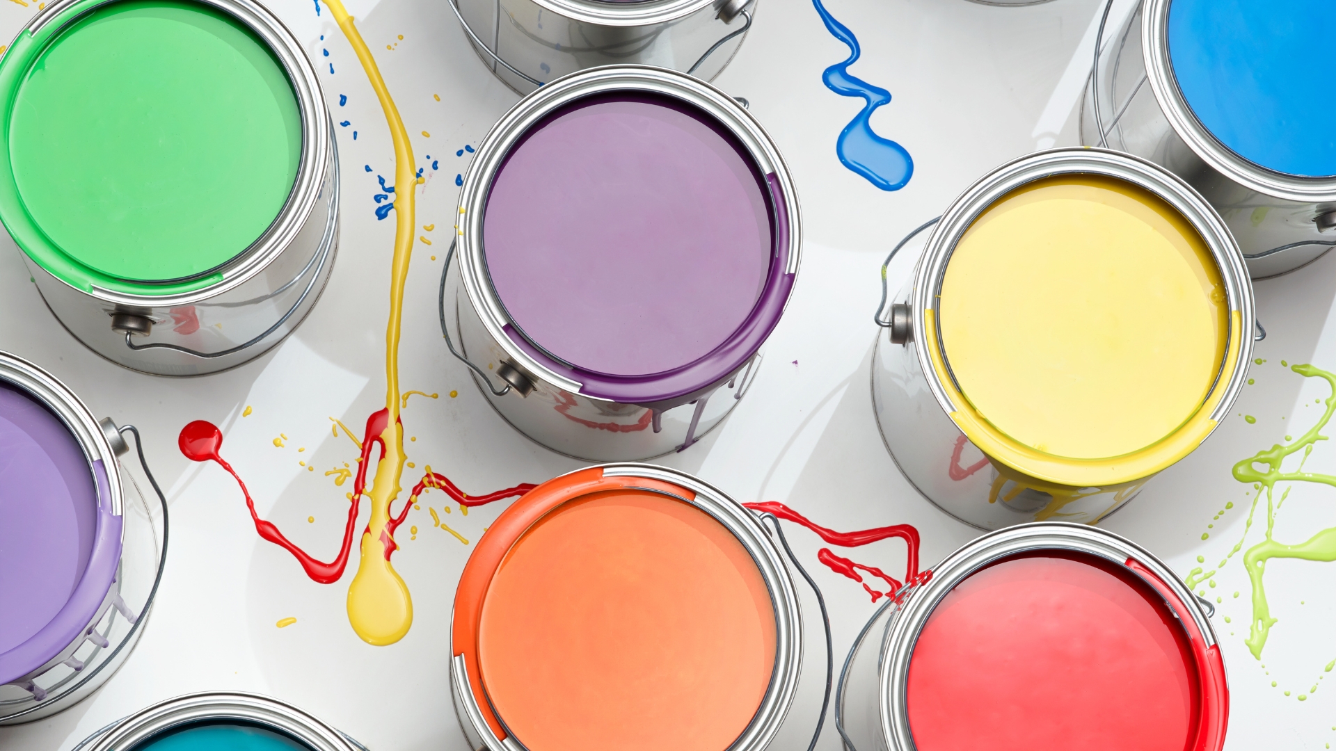 Viêm mũi không do dị ứng có thể khởi phát khi niêm mạc mũi bị kích ứng bởi hóa chất như sơn ở những người nhạy cảm