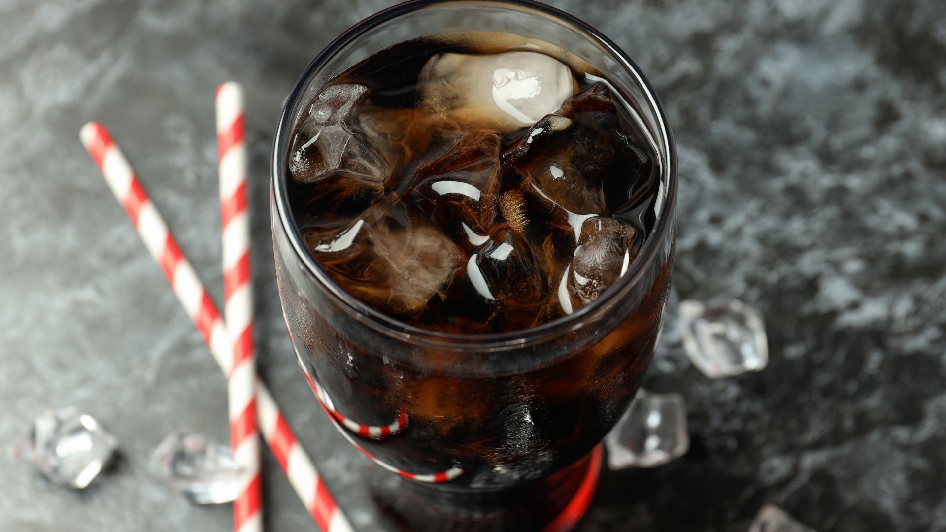 Dùng nhiều đồ uống kích thích làm tăng nguy cơ mắc bệnh