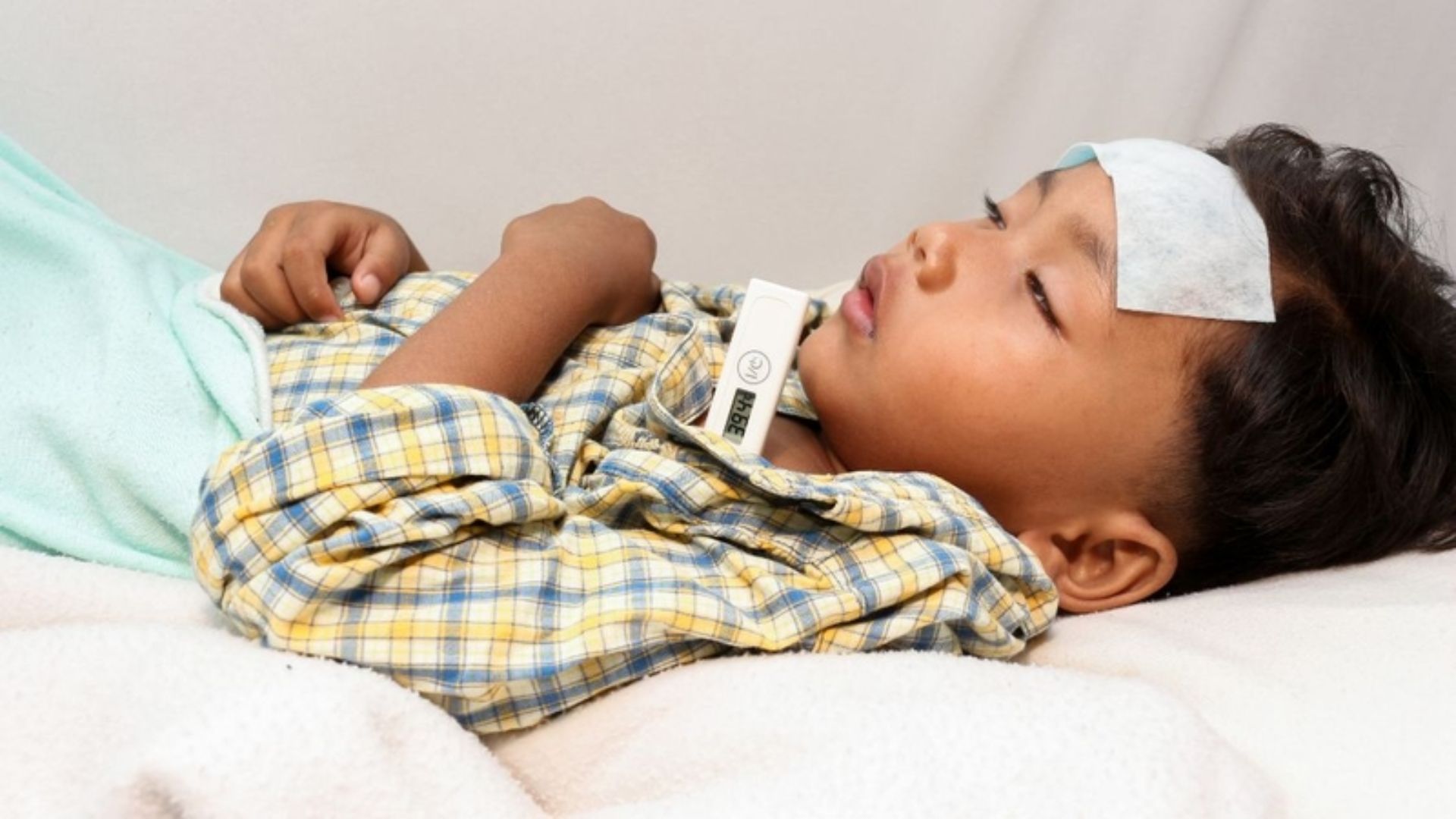 Sốt cao kéo dài có thể là dấu hiệu cảnh báo viêm phổi do cúm