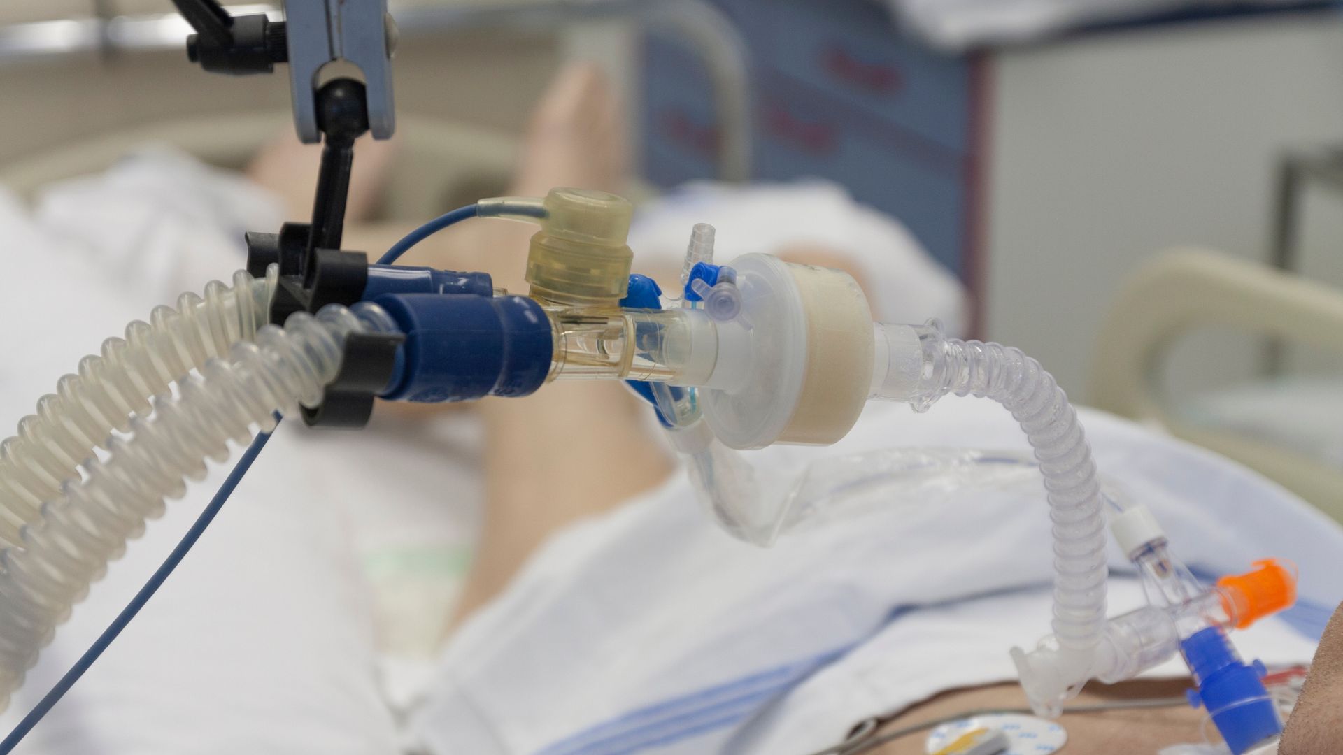 Viêm phổi ho ra máu: Dấu hiệu và phương pháp điều trị 4