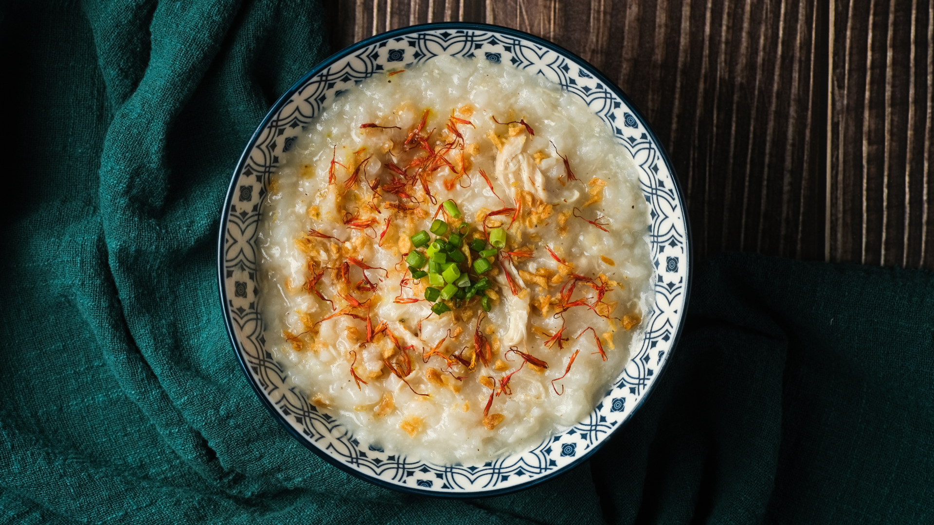 au phẫu thuật, nên cho trẻ ăn thức ăn lỏng như cháo, súp trong những ngày đầu